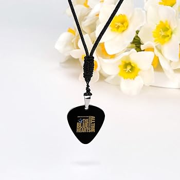 BTS アーティストメイド ギターピックネックレス (BK) BTS SUGA ギターピック ネックレス シルバー - メルカリ
